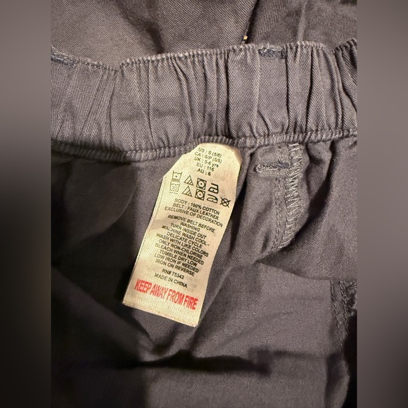 Size Small 5/6 Navy Shorts - Picture 2 of 5